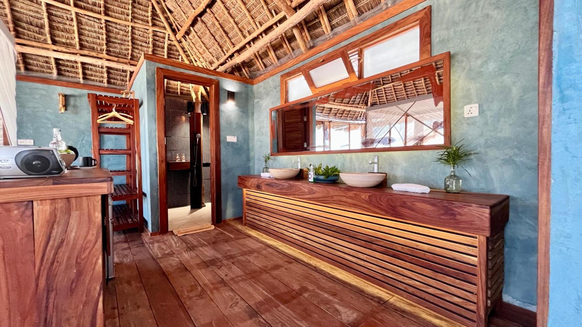 Tiki Beach Club & Resort (Adults Only) Bwejuu Exterior photo