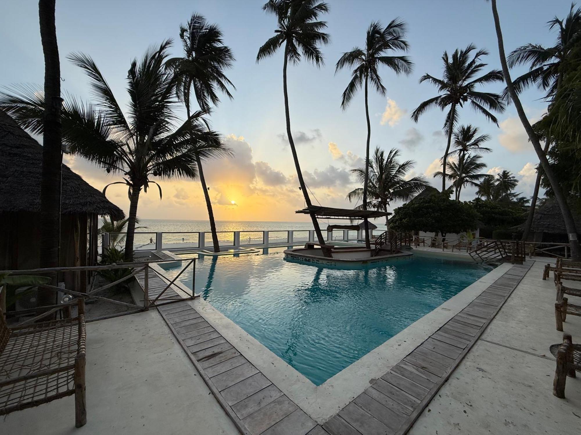 Tiki Beach Club & Resort (Adults Only) Bwejuu Exterior photo